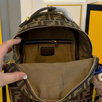 FENDI MINI BACKPACK BROWN 22CM 8BZ038A5TLF13VK