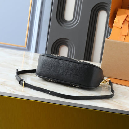 LOUIS VUITTON BAGATELLE BLACK 24CM M46735