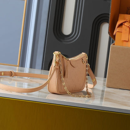 LOUIS VUITTON EASY POUCH SAND 19CM M14421