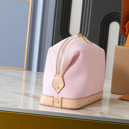 LOUIS VUITTON COSMETIC POUCH GM WASHED PINK 27CM