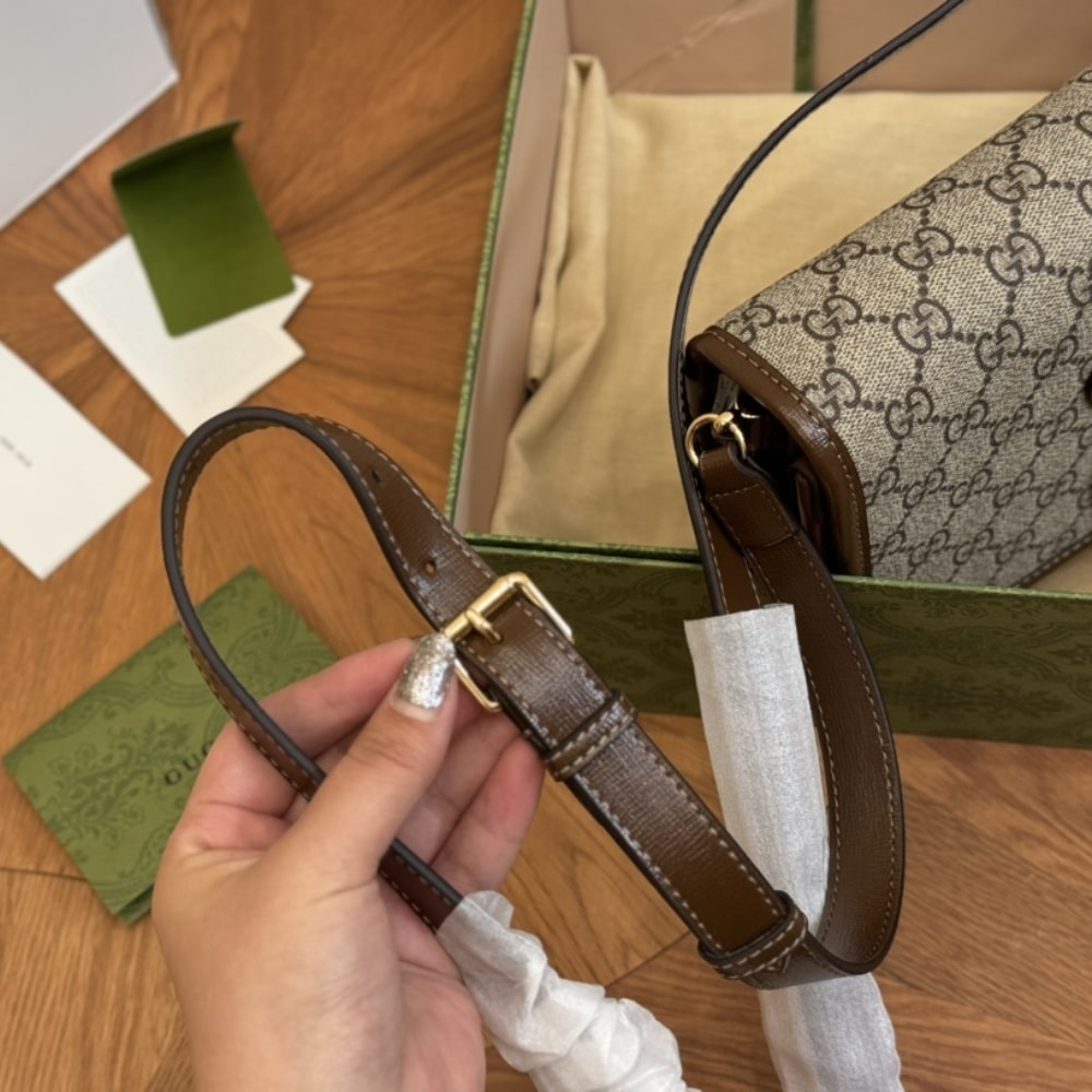 GUCCI GG SUPREME SHOULDER BAG INTERLOCKING G BROWN 20CM 671620 92TCG 8563