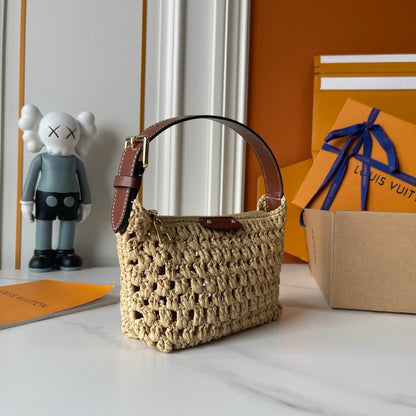 LOUIS VUITTON HILLS POCHETTE RAFFIA NATURAL TAN 18CM M14304