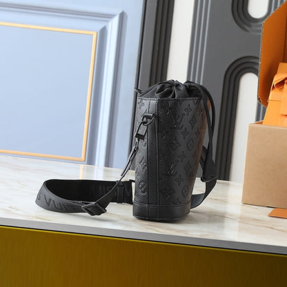 LOUIS VUITTON NOE CROSSBODY BAG BLACK 21CM M82248