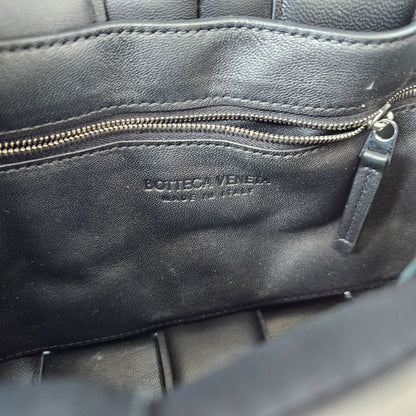 Bottega Veneta Cassette medium padded intrecciato leather shoulder bag