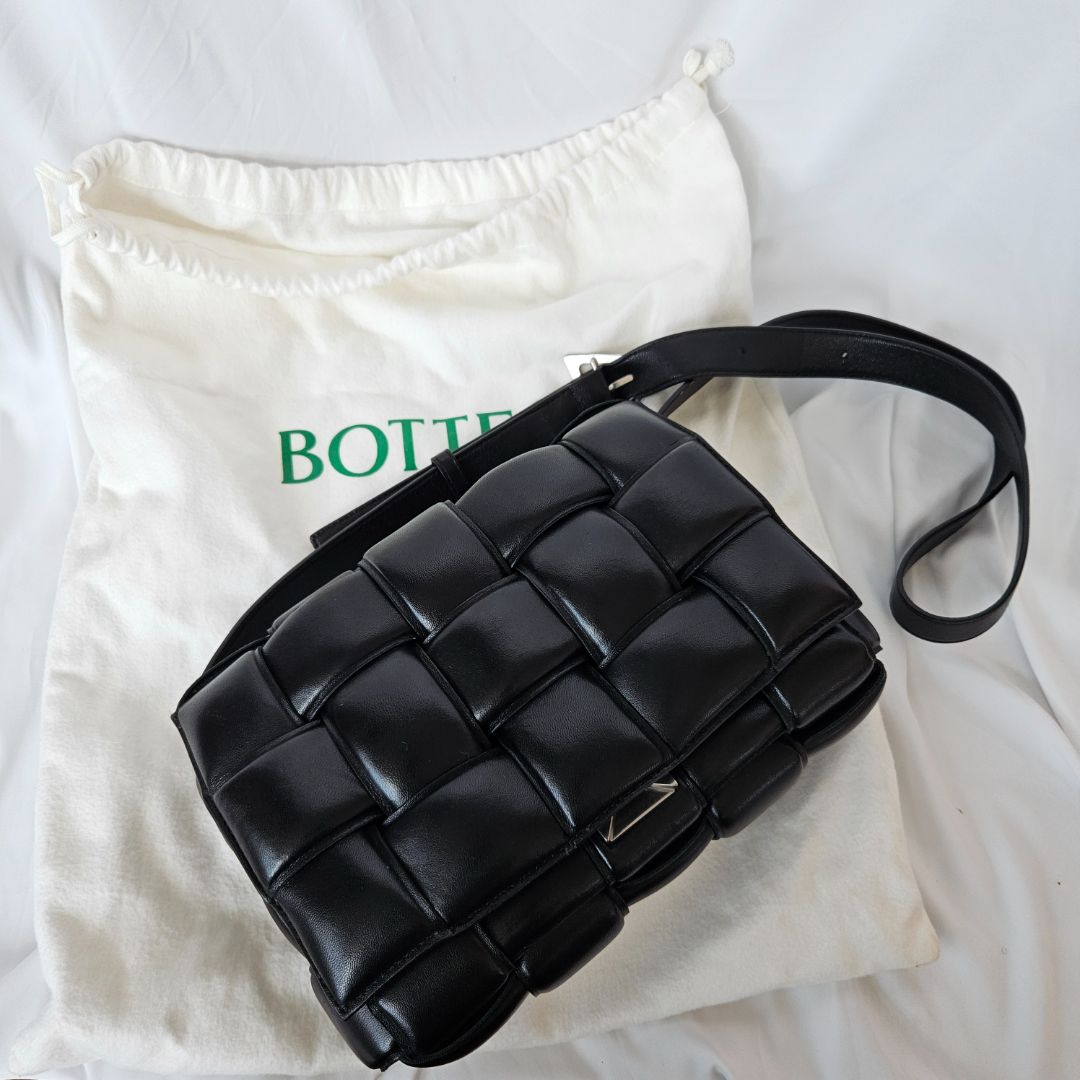 Bottega Veneta Cassette medium padded intrecciato leather shoulder bag