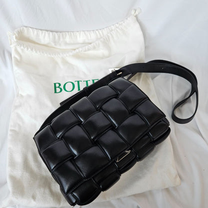 Bottega Veneta Cassette medium padded intrecciato leather shoulder bag