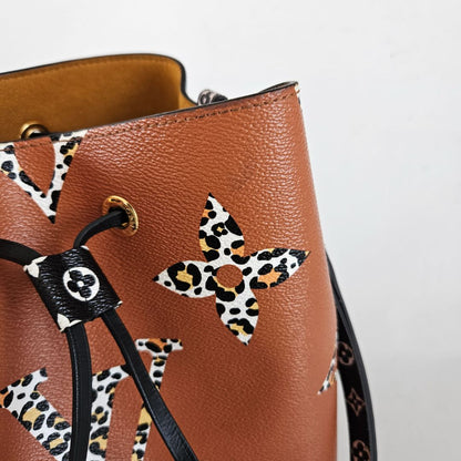 Louis Vuitton Louis Vuitton Giant Monogram Jungle Neoneo