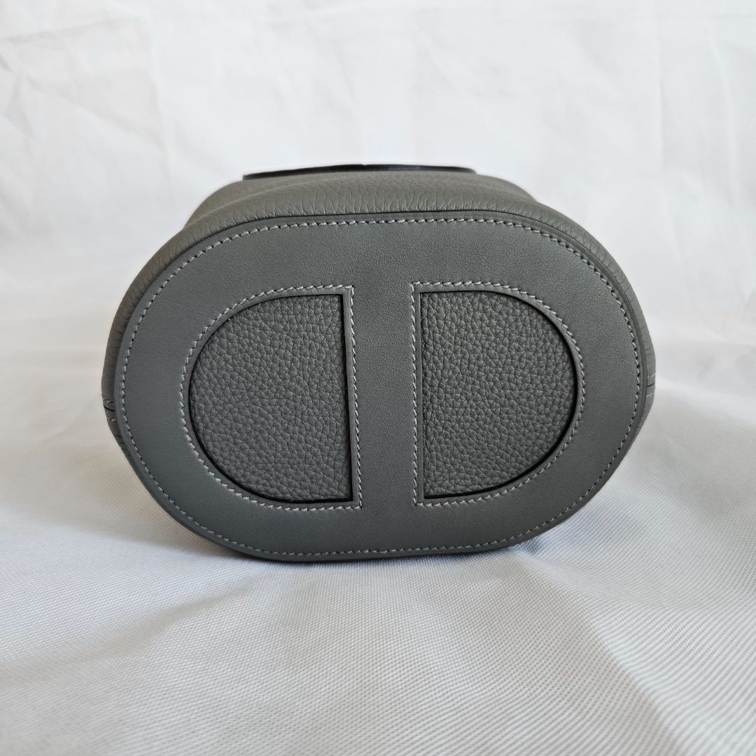 Hermès In The Loop 18 Bag in Clemence Taurillon Gris Meyer