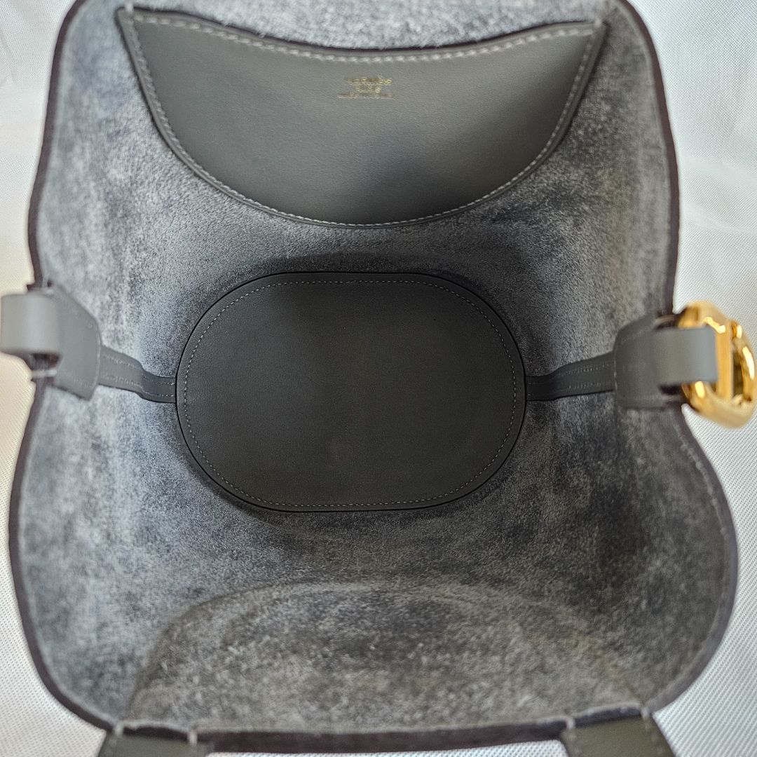 Hermès In The Loop 18 Bag in Clemence Taurillon Gris Meyer