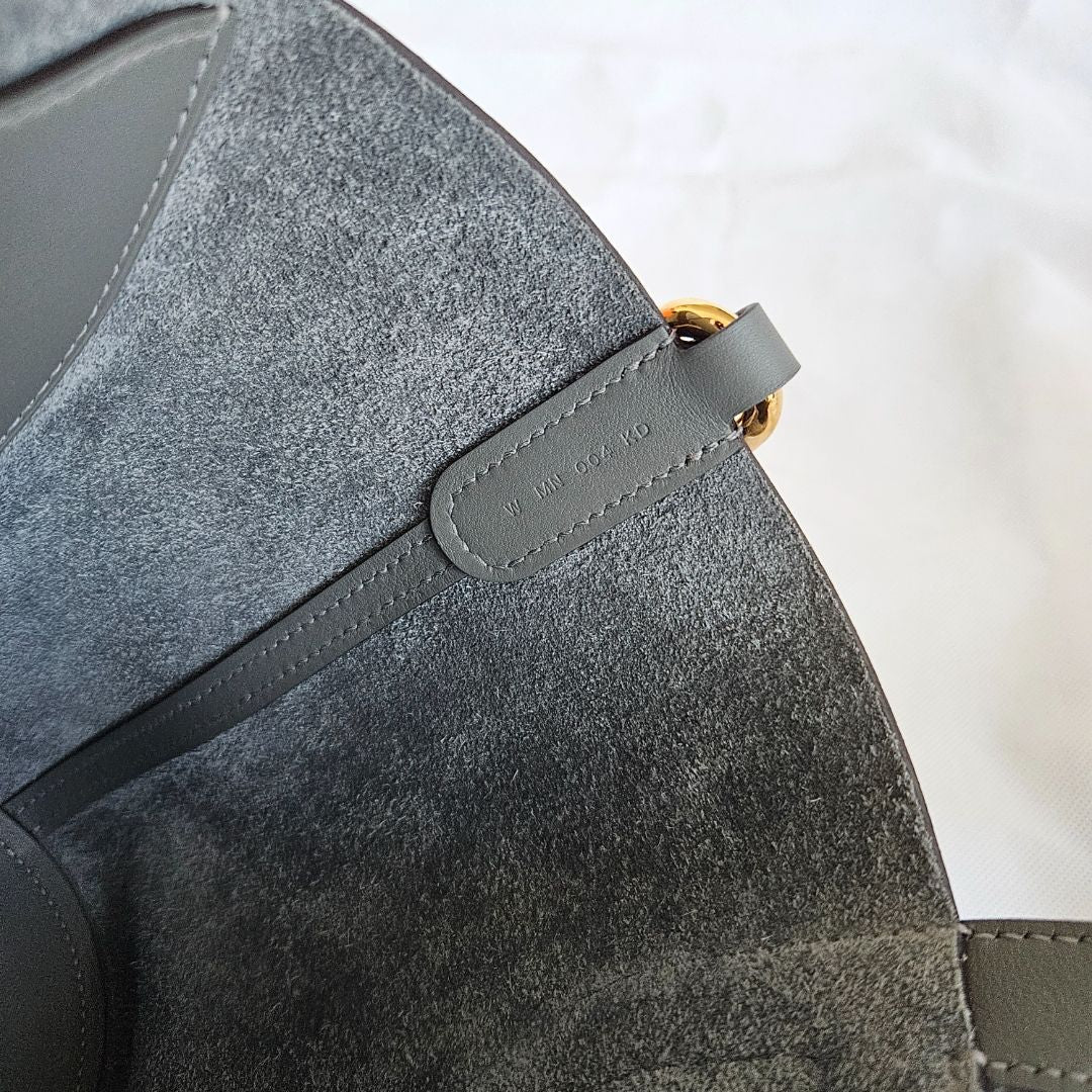 Hermès In The Loop 18 Bag in Clemence Taurillon Gris Meyer