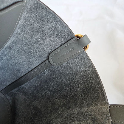 Hermès In The Loop 18 Bag in Clemence Taurillon Gris Meyer