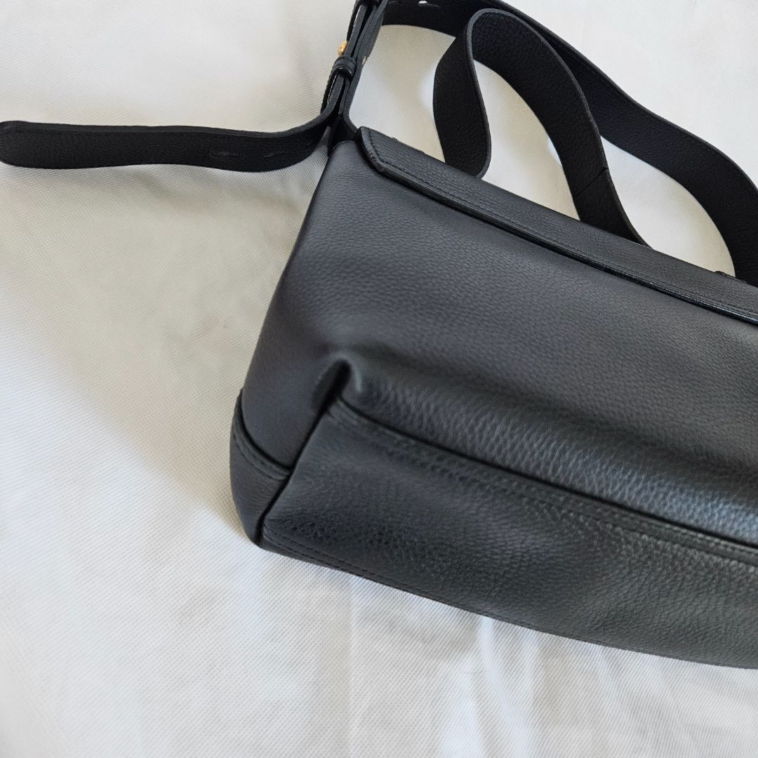 Gucci Black Leather Large GG Marmont Shoulder Bag