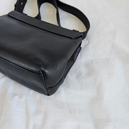 Gucci Black Leather Large GG Marmont Shoulder Bag