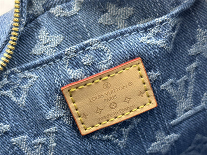 Croissant Bag MM Monogram Canvas