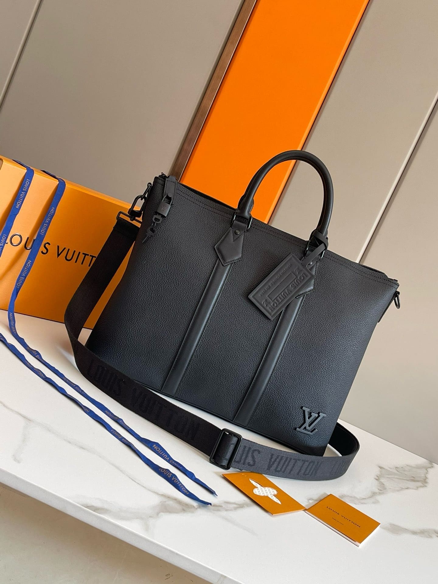 Louis Vuitton M59158 LOCK IT TOTE