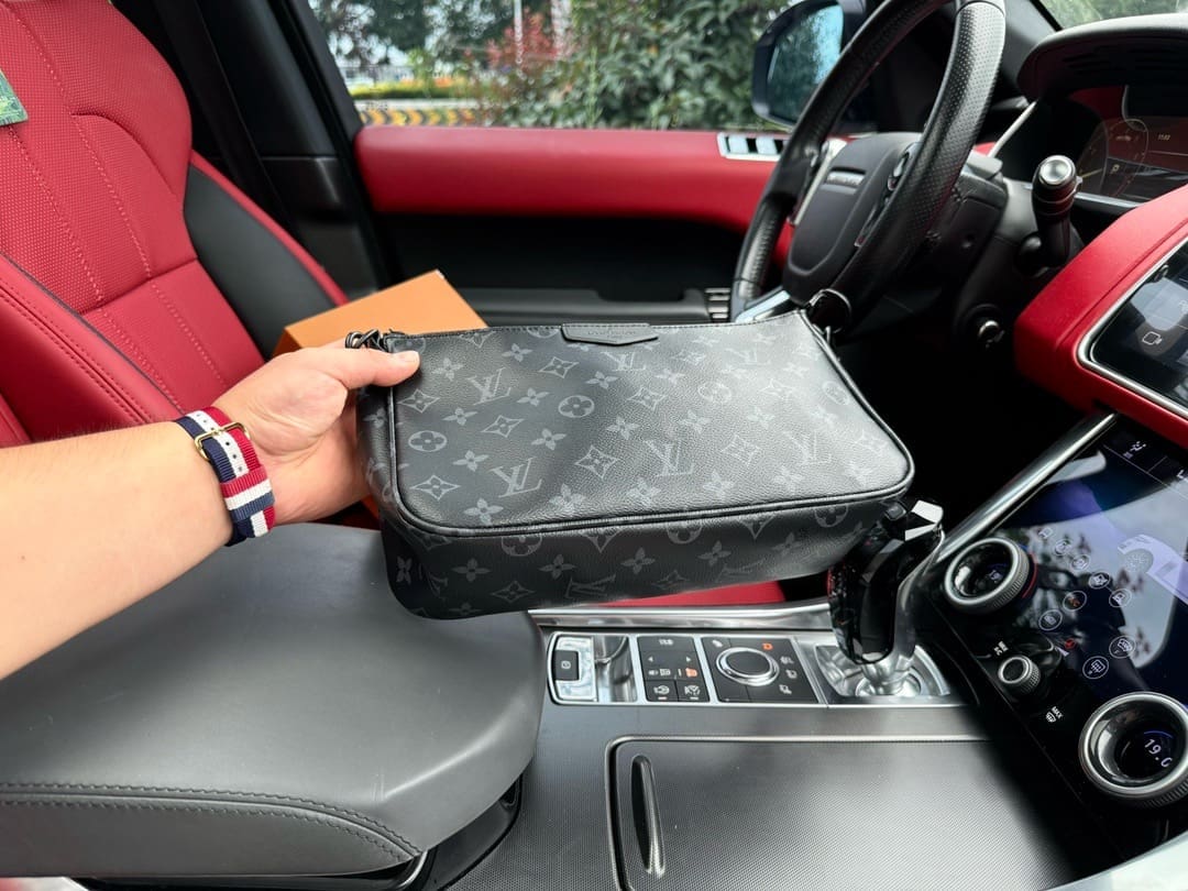 Louis Vuitton M11741 Pochette Accessoire XL