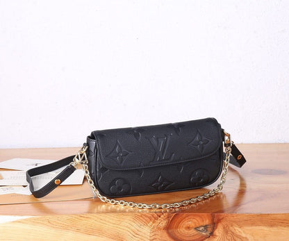 Louis Vuitton M82154 WALLET ON CHAIN IVY handbag