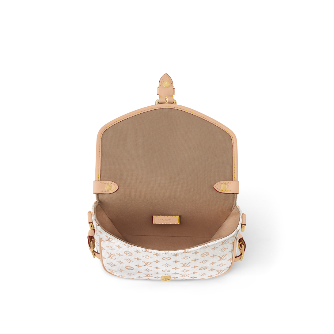 Louis Vuitton M12327 Saumur BB