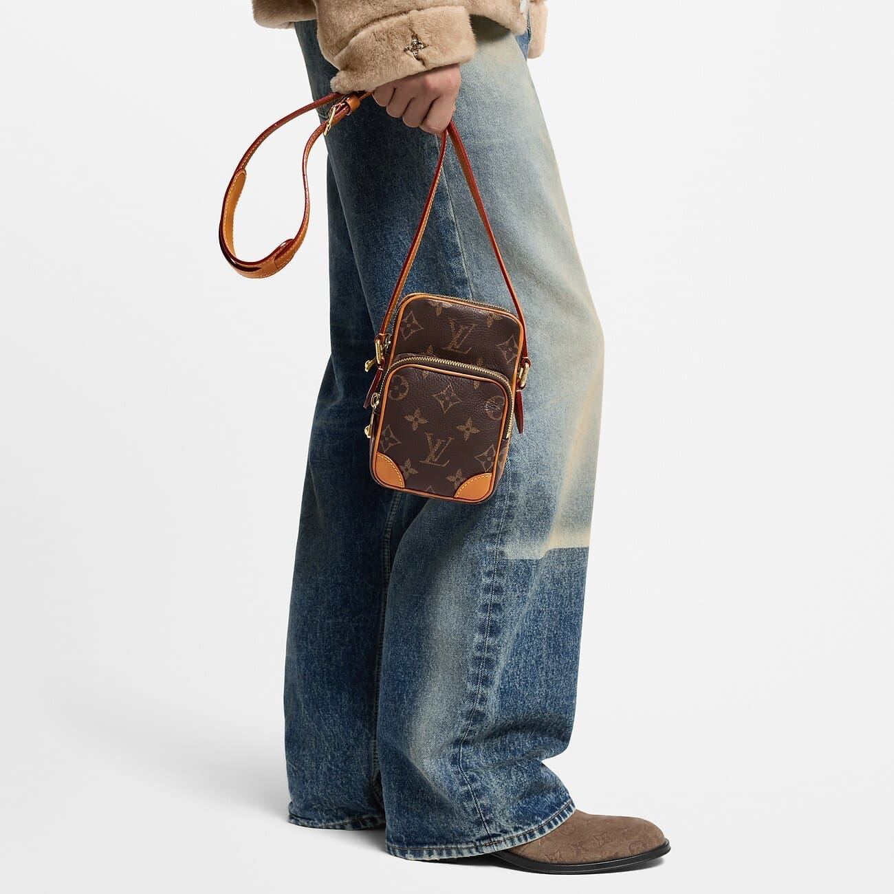 Louis Vuitton M14024 Amazone