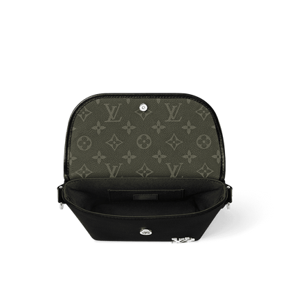 Louis Vuitton M12618 Pulse Wearable Wallet