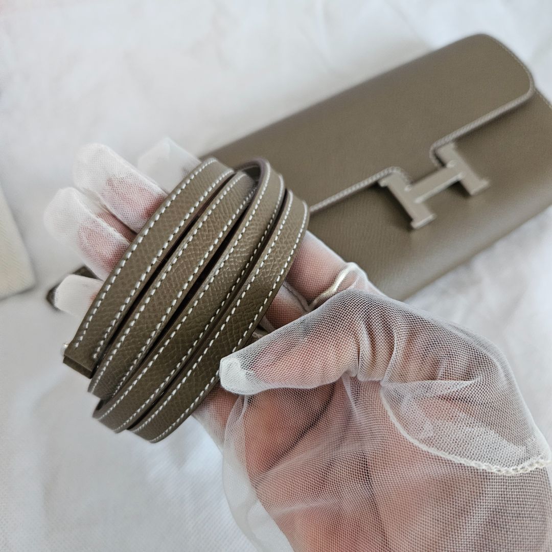 Hermès Constance to go wallet