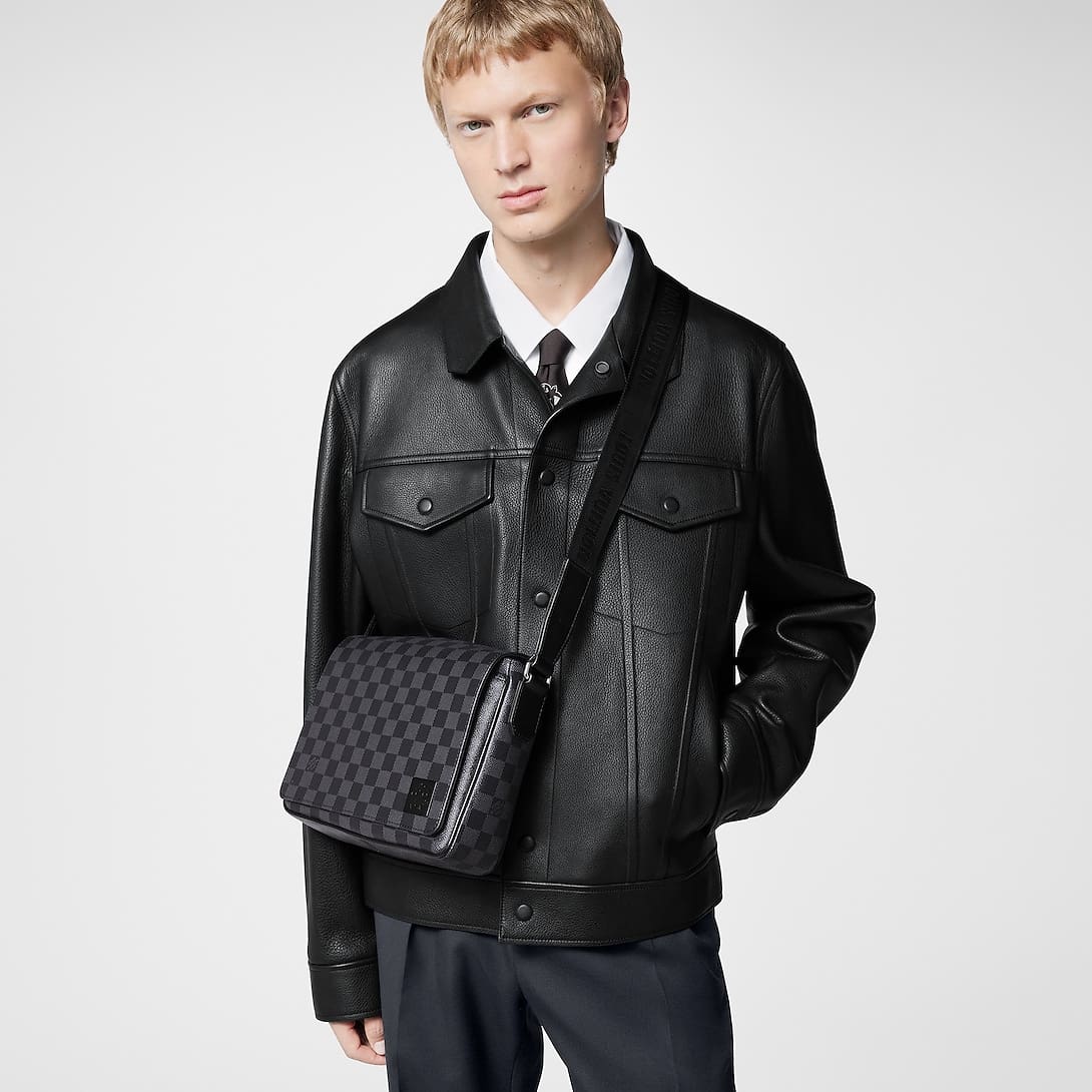 Louis Vuitton N42710 District PM