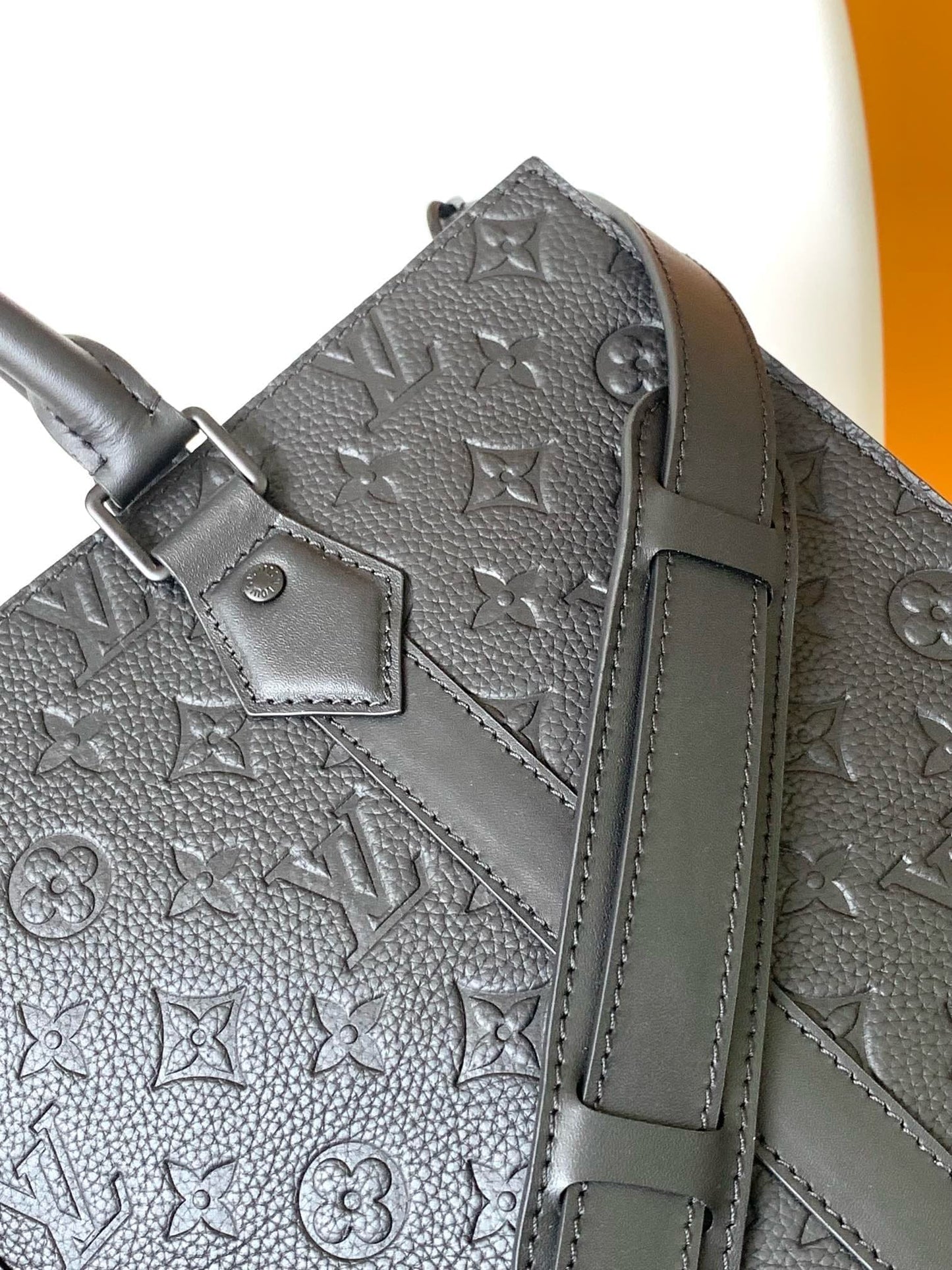 Louis Vuitton M21866 Sac Plat NV