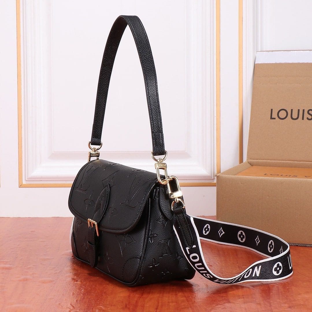 Louis Vuitton M46386 Diane