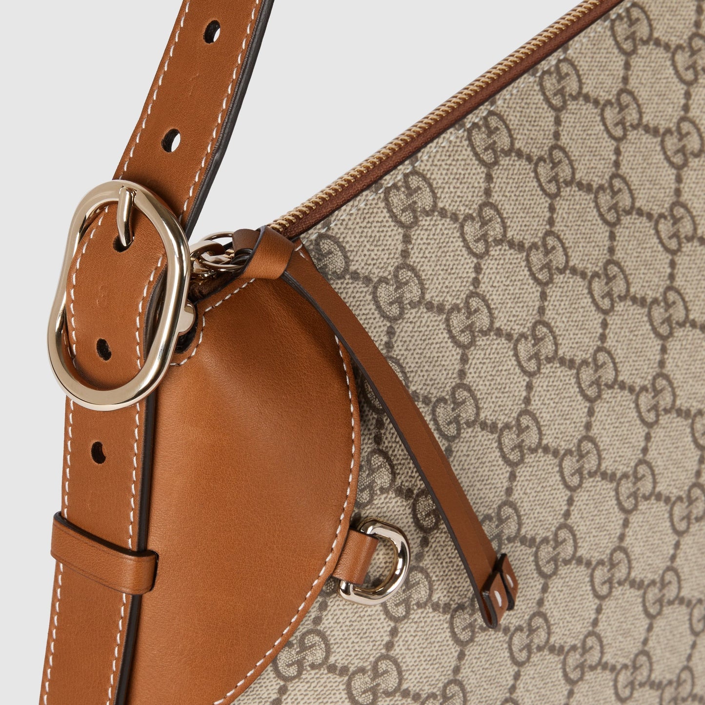 Gucci GG Emblem medium shoulder