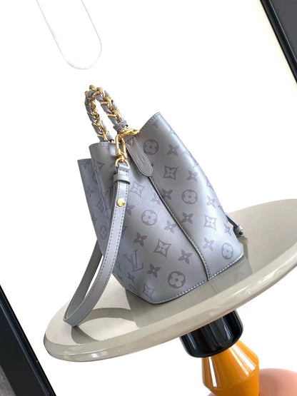 Louis Vuitton M12749 Néonoé BB
