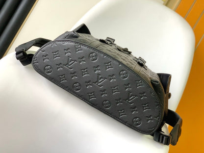 Louis Vuitton M55699 Christopher MM