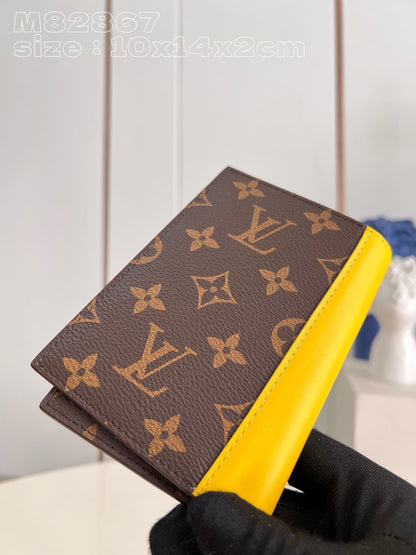 Louis Vuitton M82864 Passport Cover