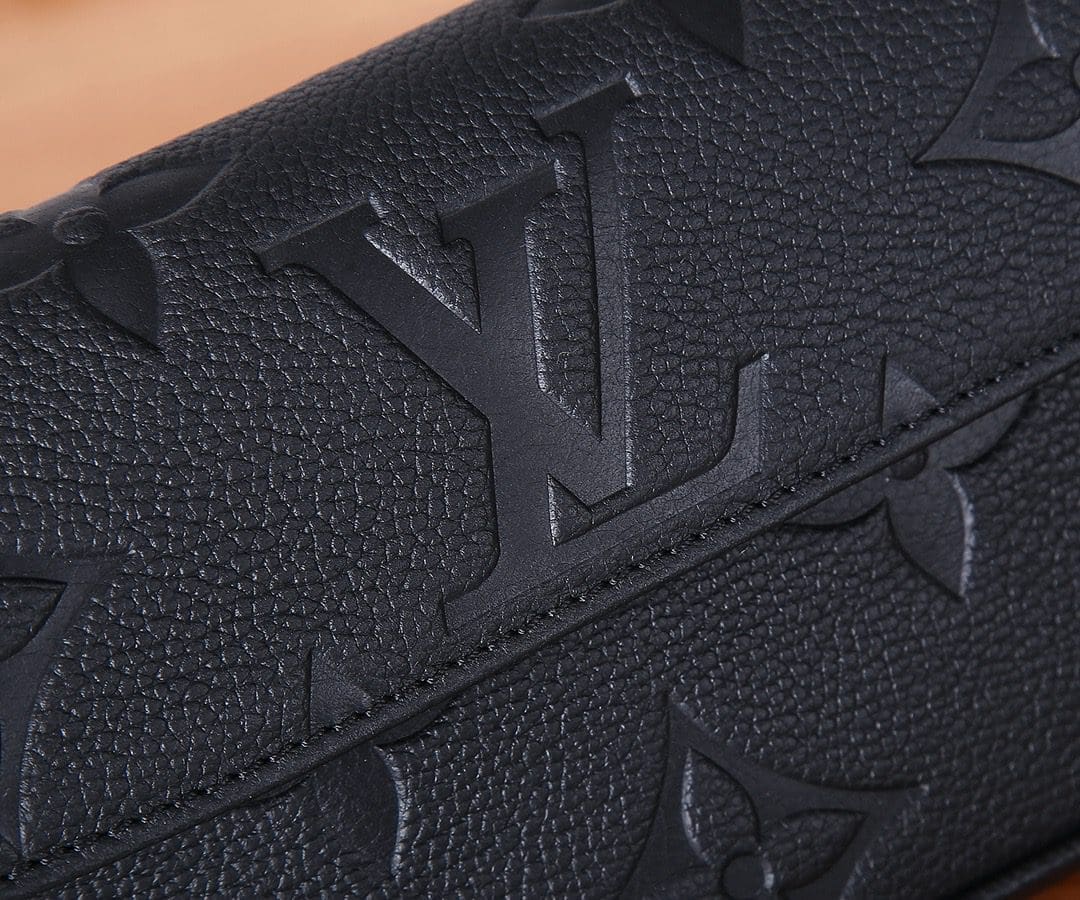 Louis Vuitton M82154 WALLET ON CHAIN IVY handbag