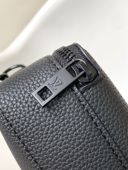 Louis Vuitton M59161 Alpha Wearable Wallet