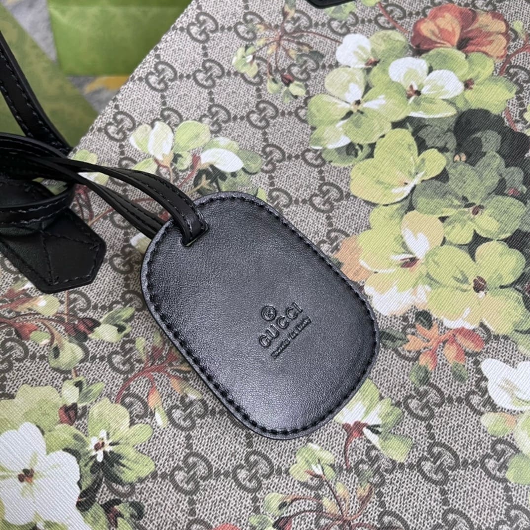 GUCCI Supreme Monogram Blooms Medium Reversible Tote