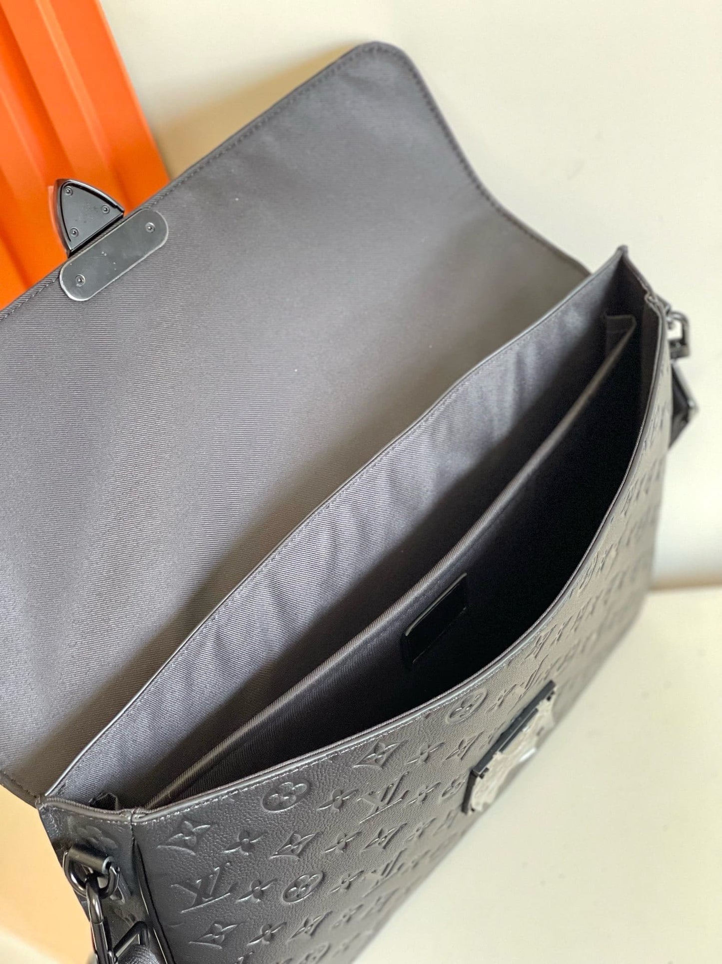 Louis Vuitton M20835 S-Lock Briefcase