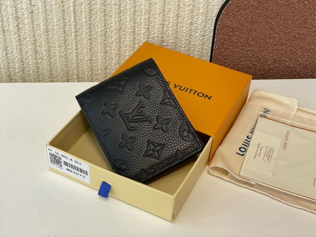 Louis Vuitton M82072 Multiple Wallet