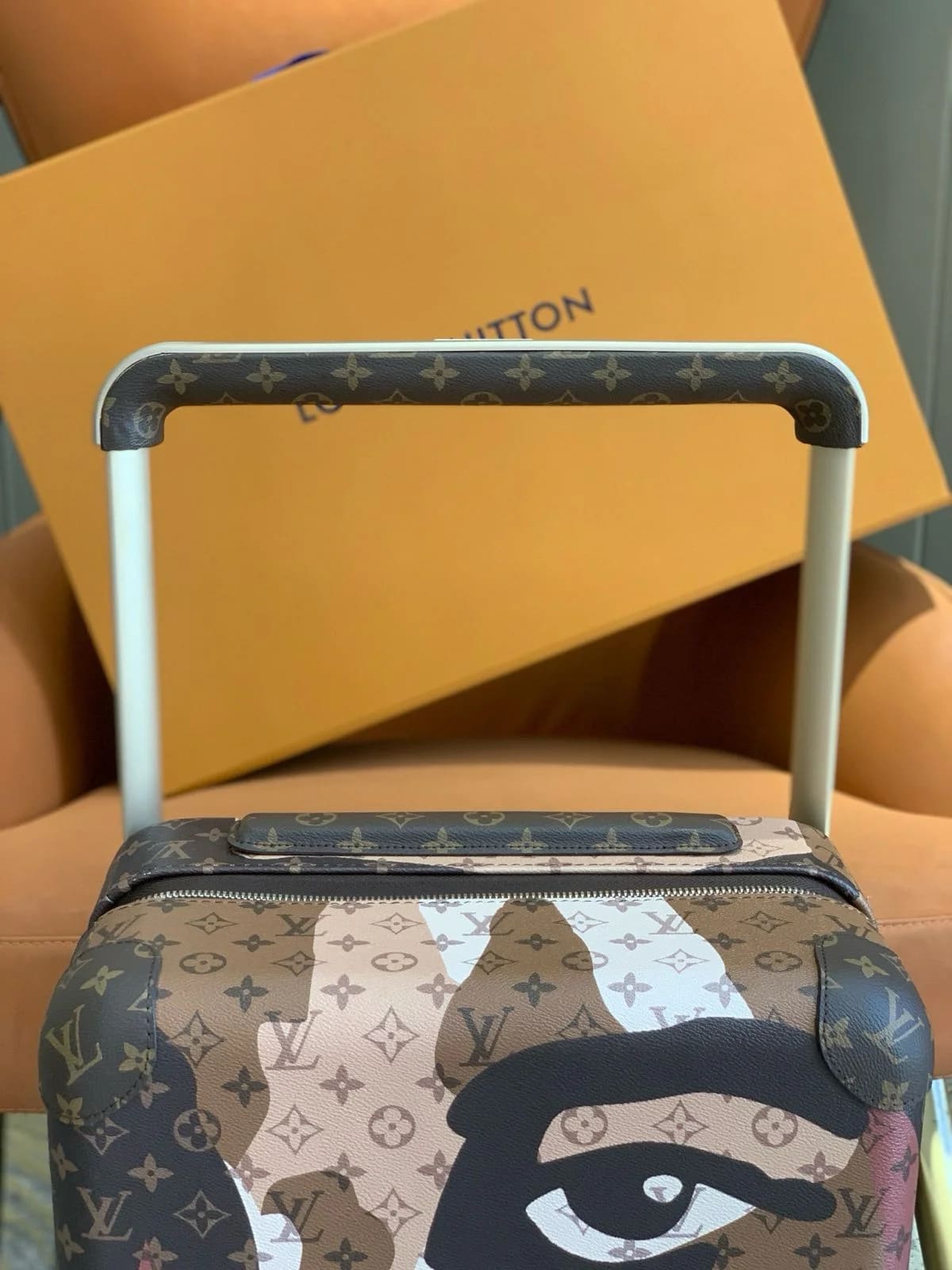 Louis Vuitton M10264 Horizon 55