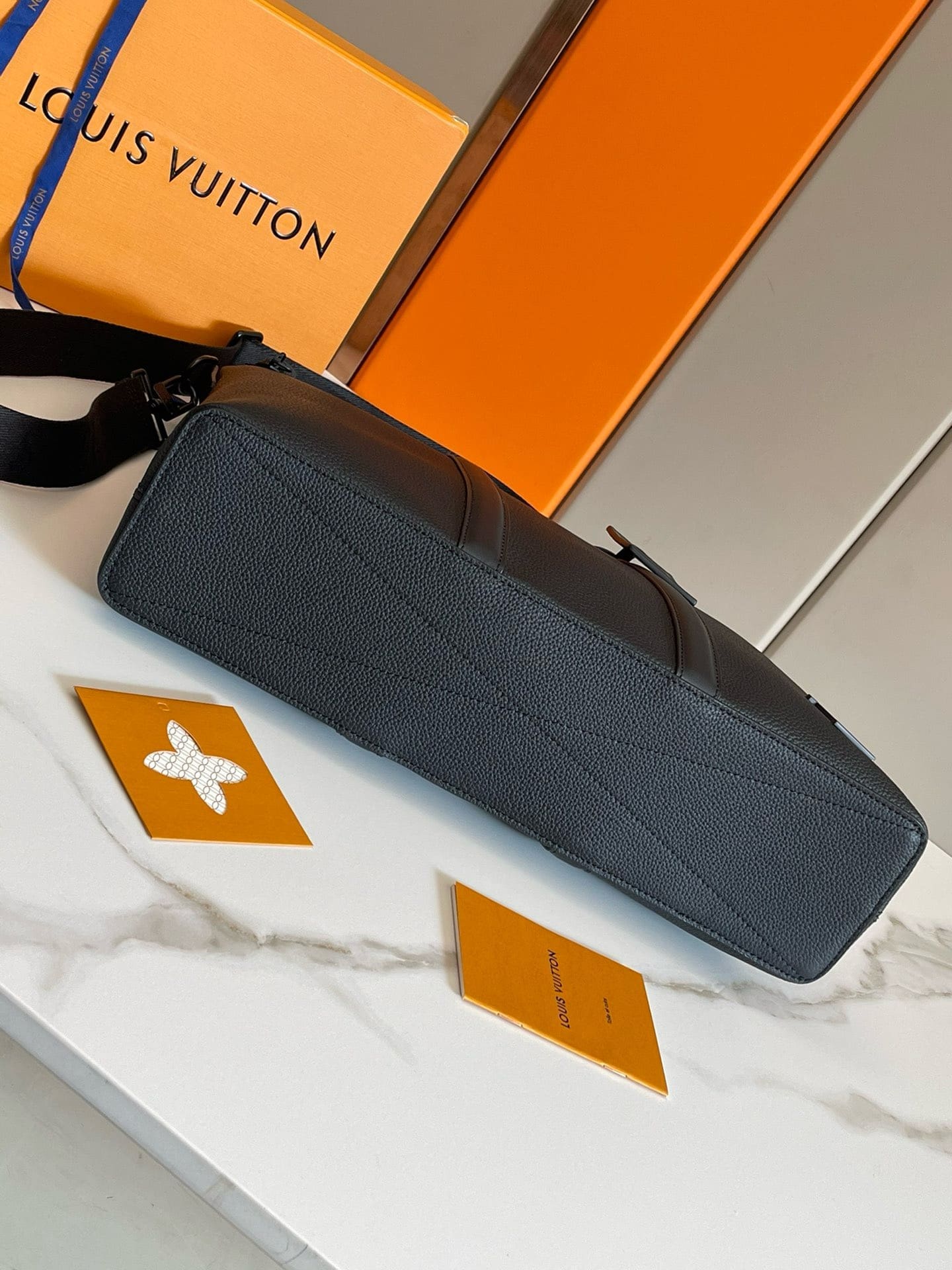 Louis Vuitton M59158 LOCK IT TOTE