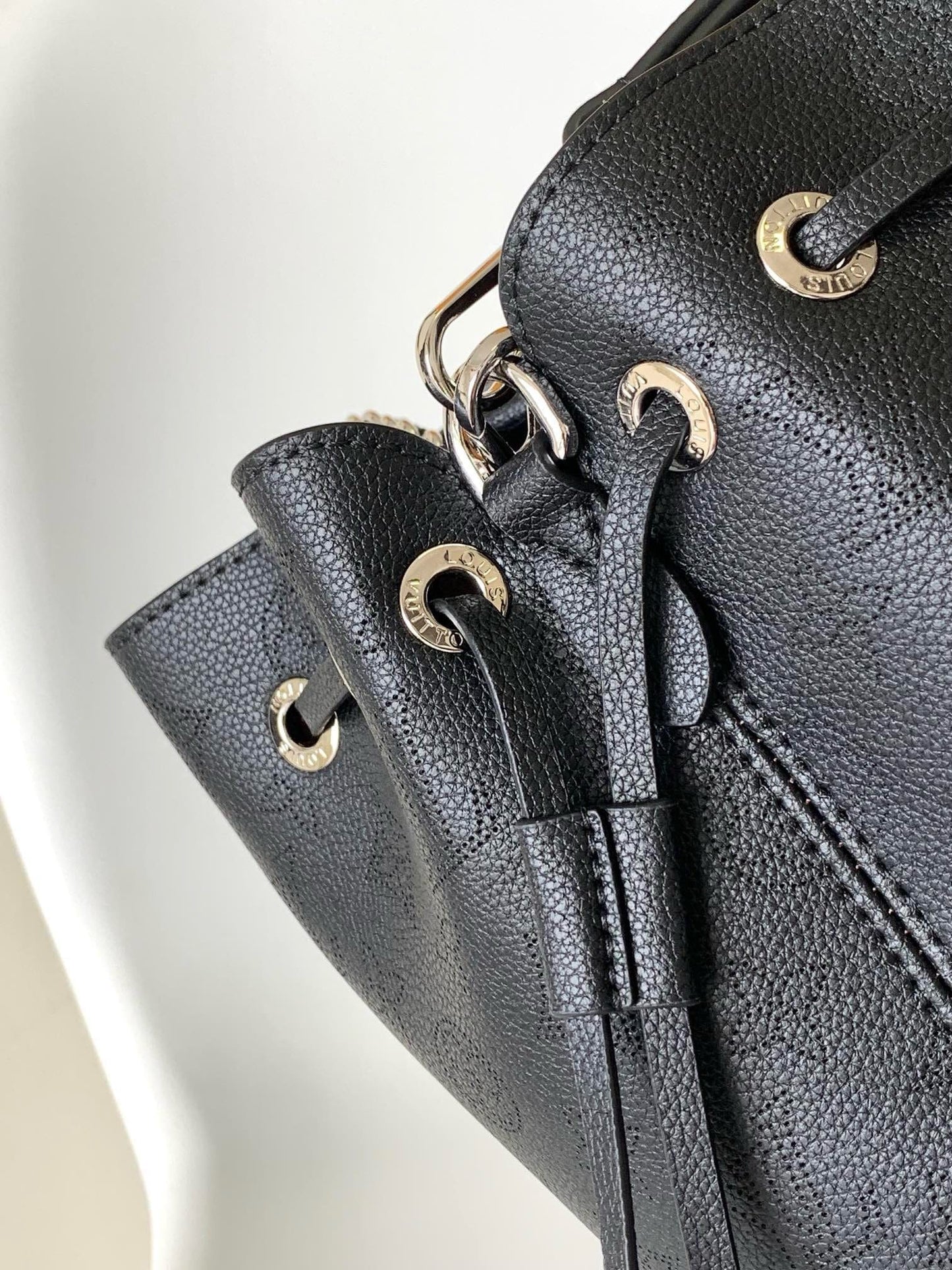 Louis Vuitton M59200 Bella Tote