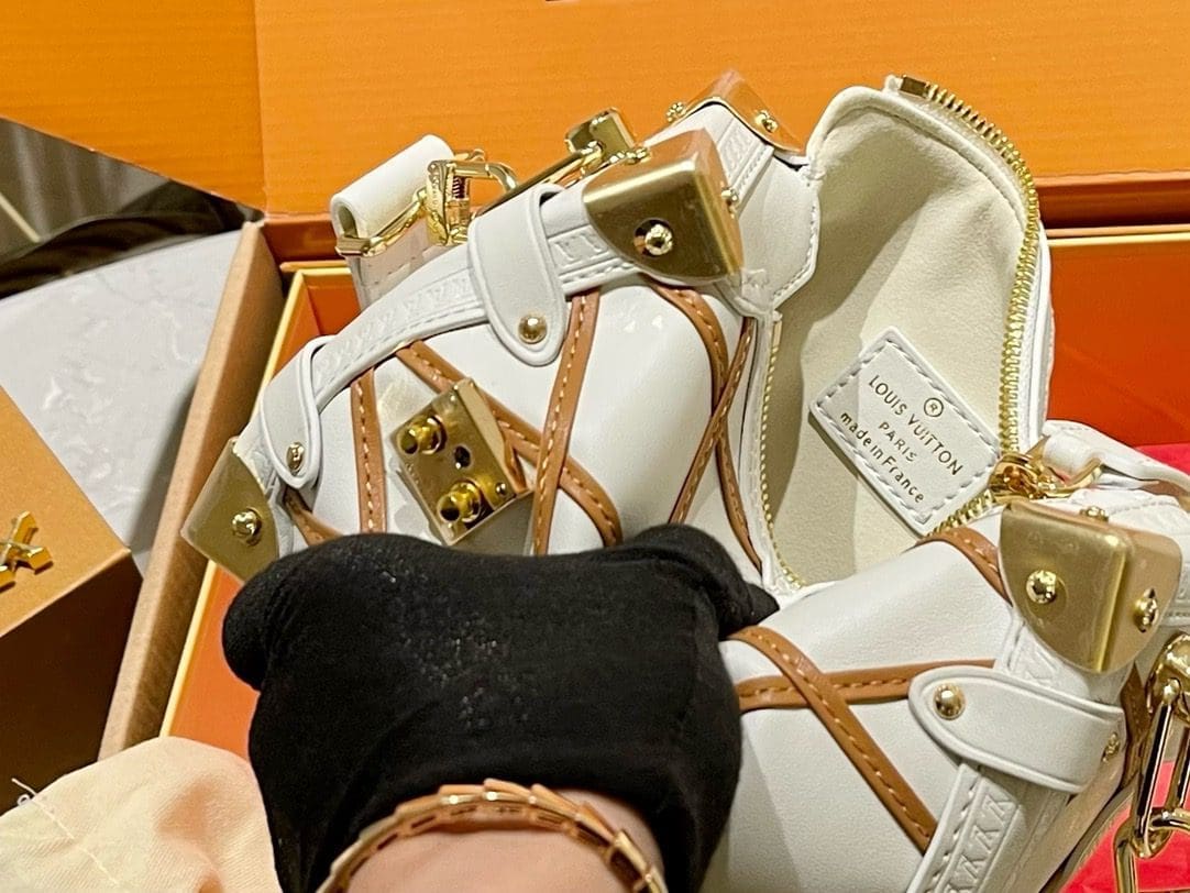 Louis Vuitton M25216 Side Trunk PM