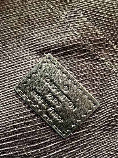 Louis Vuitton M23736 Pilot Slingbag