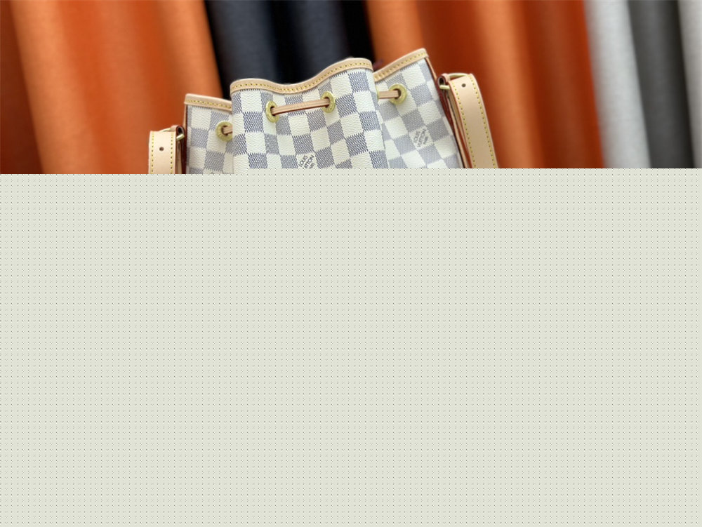 Louis Vuitton Grand Sac Noe Monogram Canvas