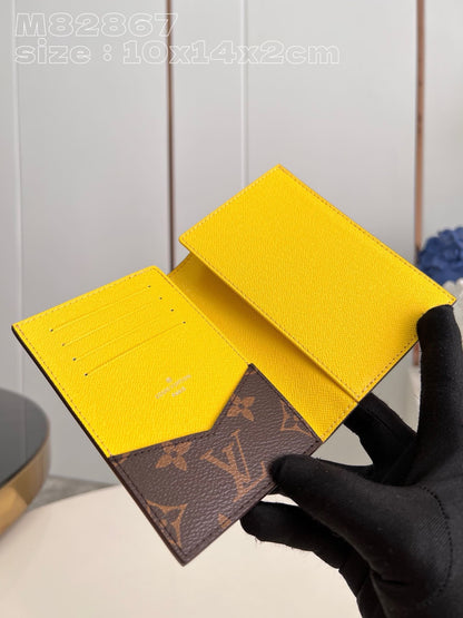 Louis Vuitton M82864 Passport Cover