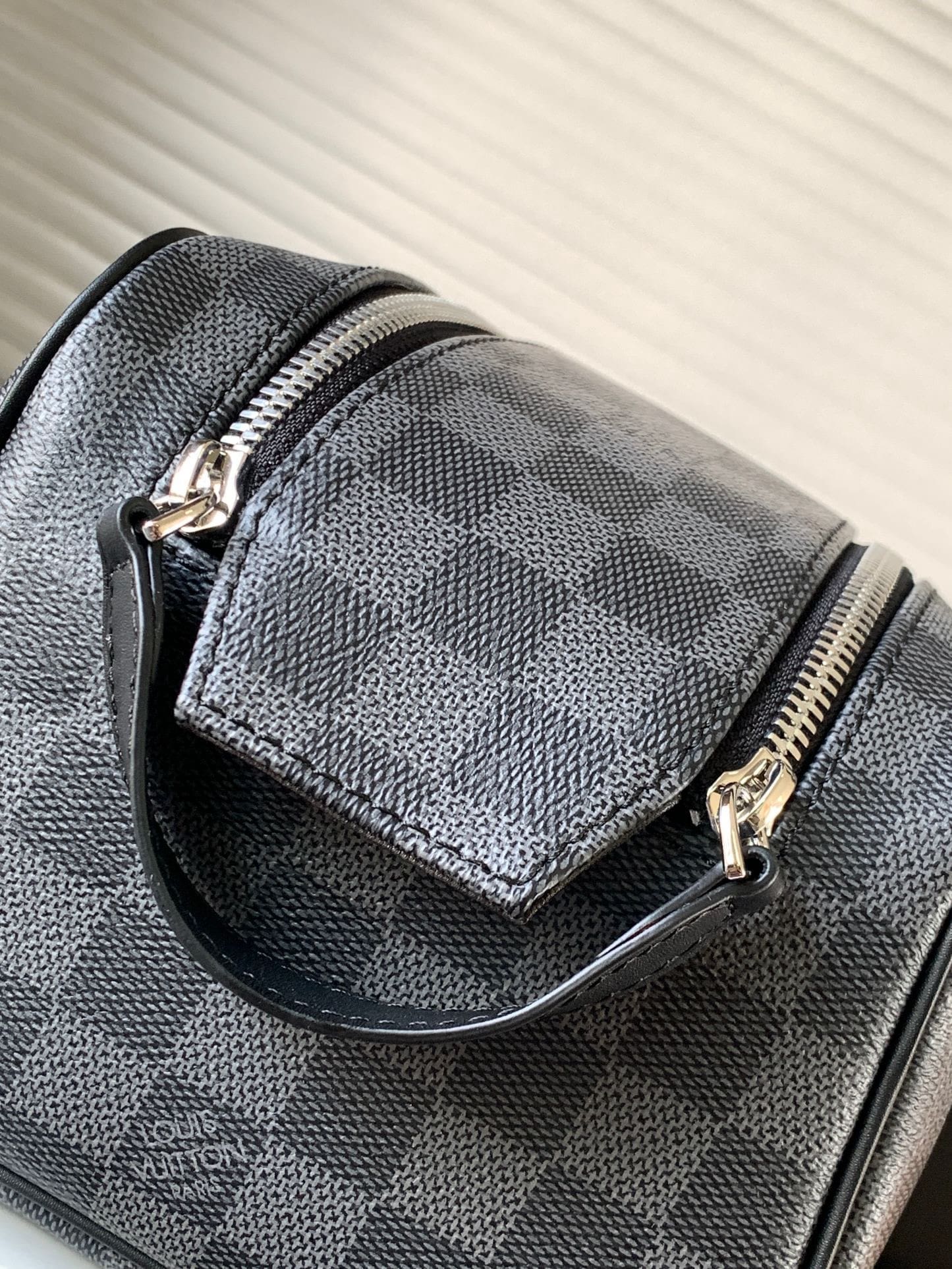 Louis Vuitton N40127 DOPP toiletry bag