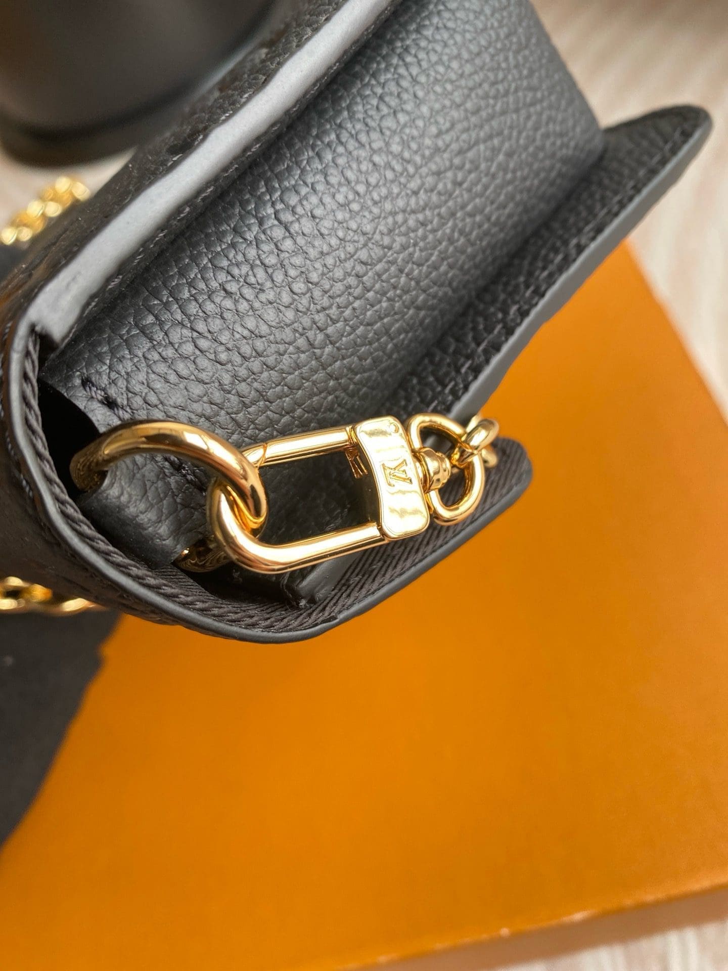 Louis Vuitton M82637 WALLET ON CHAIN METIS handbags