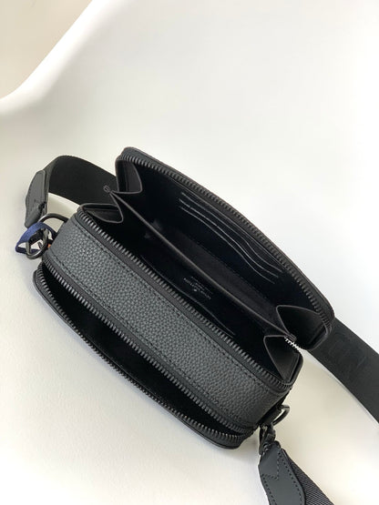 Louis Vuitton M59161 Alpha Wearable Wallet