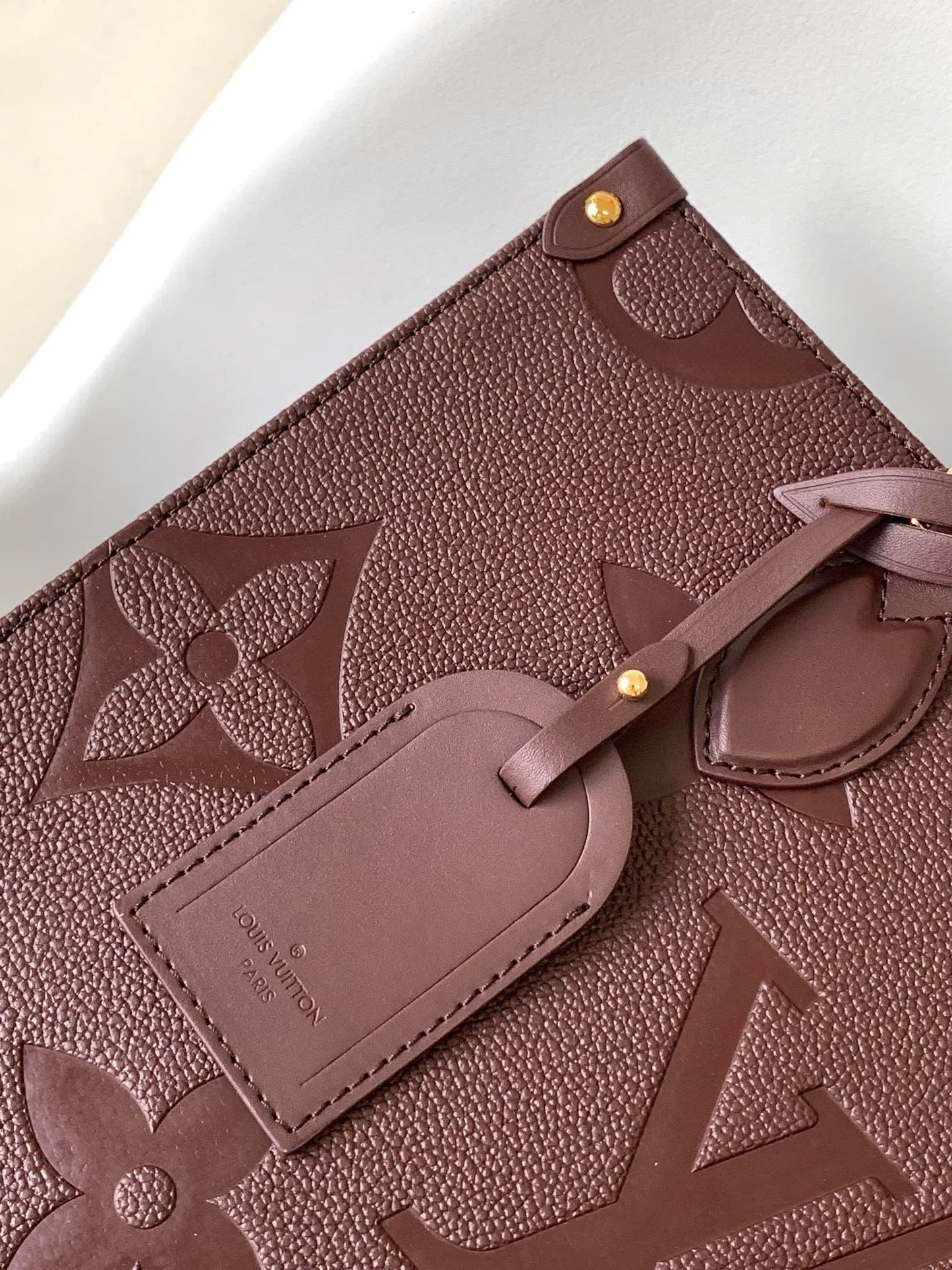 Louis Vuitton M46601 OnTheGo MM