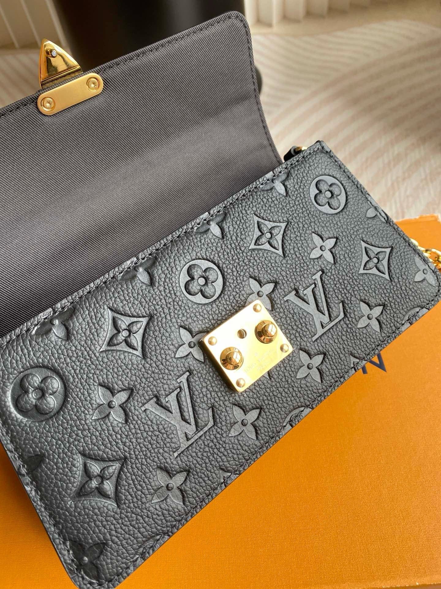 Louis Vuitton M82637 WALLET ON CHAIN METIS handbags