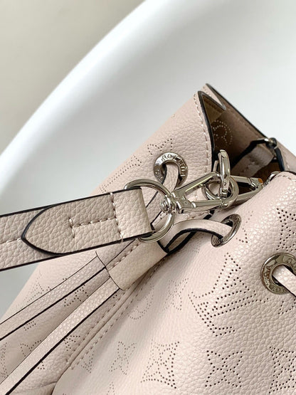 Louis Vuitton M59201 Bella Tote